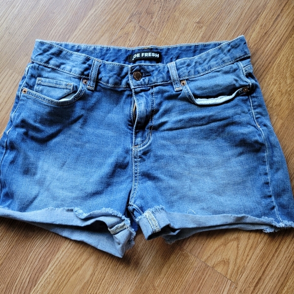 Joe Fresh Jean Shorts 6/28 - Picture 1 of 3